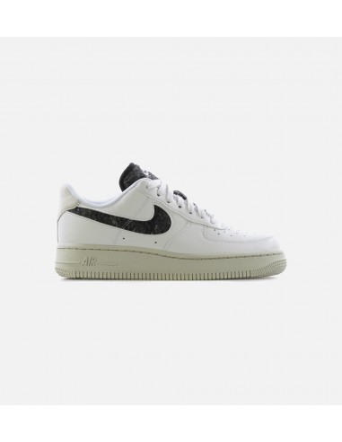 Air Force 1 07 Low SE Womens Lifestyle Shoe - White/Black de votre