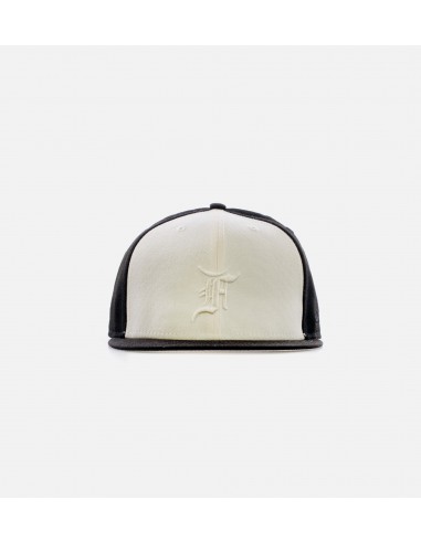 Fear Of God Essentials 59Fifty Fitted Cap Mens Hat - Black/White brillant des détails fins